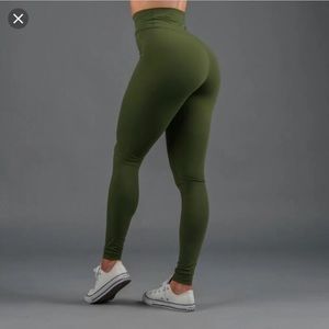 TRADE ONLY - BuffBunny Rosa Leggings